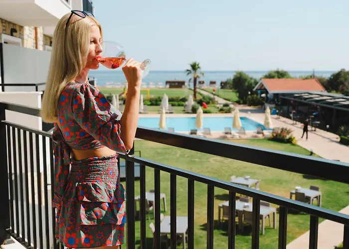 Acroter Szálloda 4*